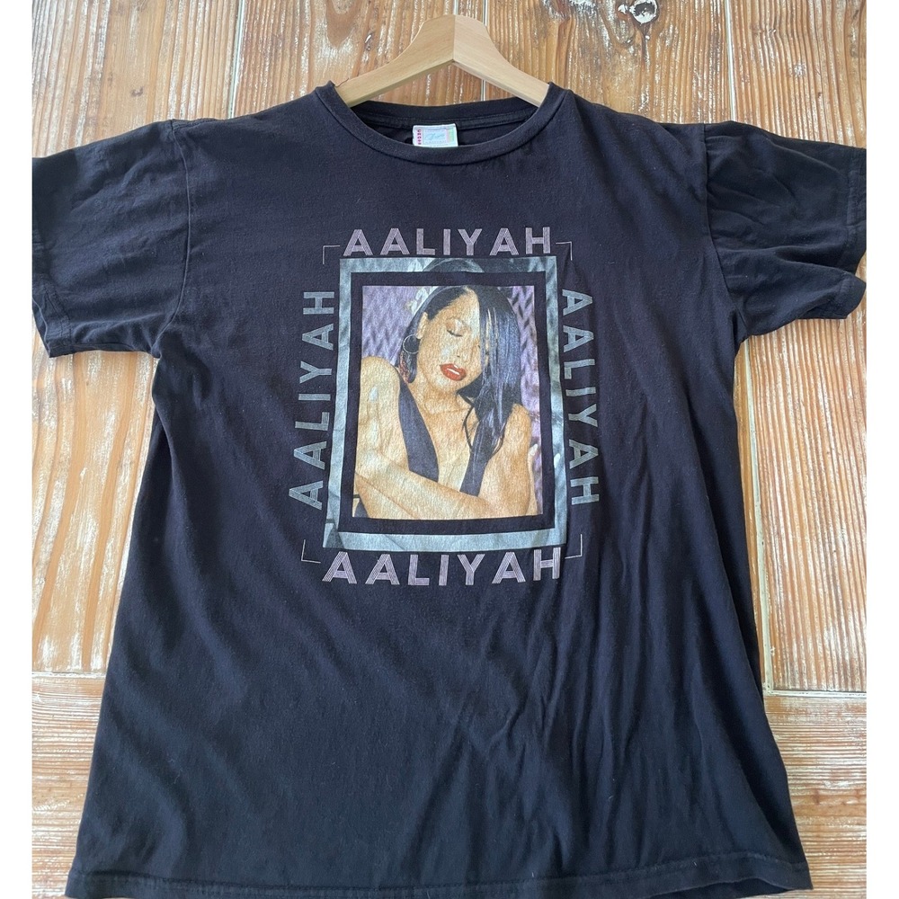 Cross Colours Aaliyah Graphic T-Shirt Black Mens Medium Baby Girl Portrait Tee